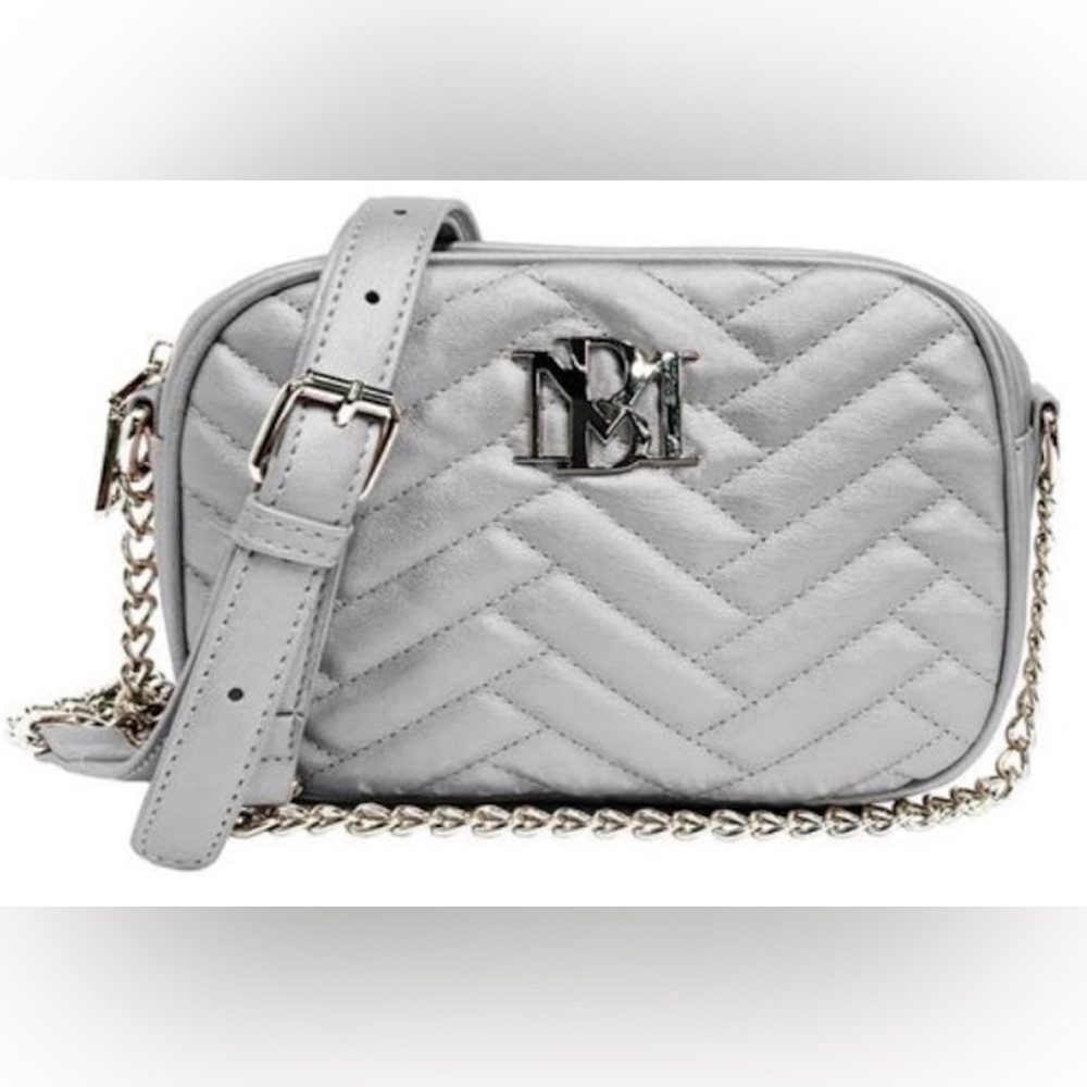 New Badgley Mischka Metallic Grey Quilted Camera Crossbody Bag
